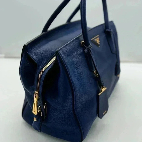 PRADA Vitello Daino Grained Leather with FREE ENTRUPY when purchased! - Picture 3 of 16